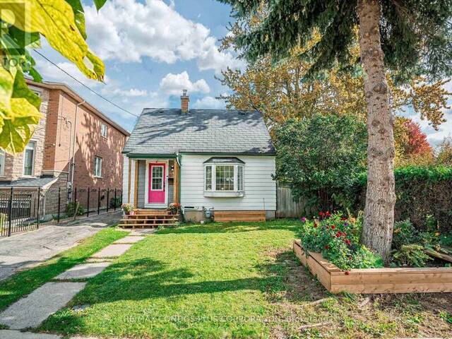 15 CHISWICK AVENUE Toronto Ontario, M6M 4T7