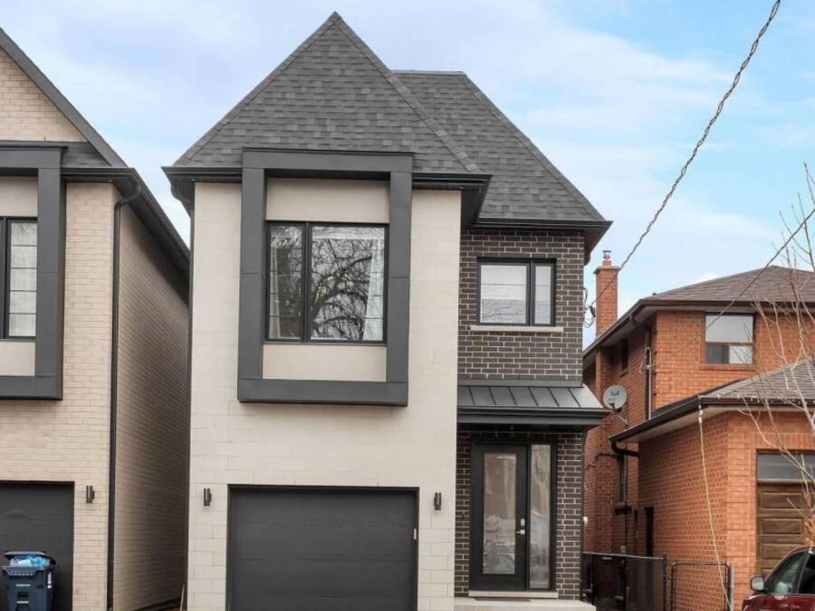 30 ROSELAND DRIVE, Toronto, Ontario M8W 1Y2