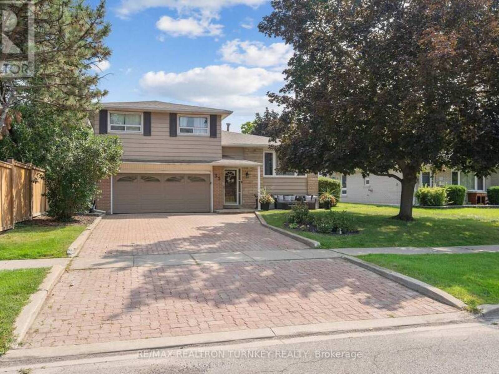 35 BARTLEY BULL PARKWAY, Brampton, Ontario L6W 2J3