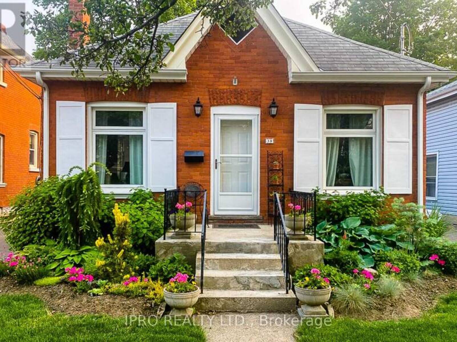 38 EGERTON STREET, Brantford, Ontario N3T 4L5