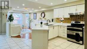 180 TRAIL RIDGE LANE | Markham Ontario | Slide Image Ten