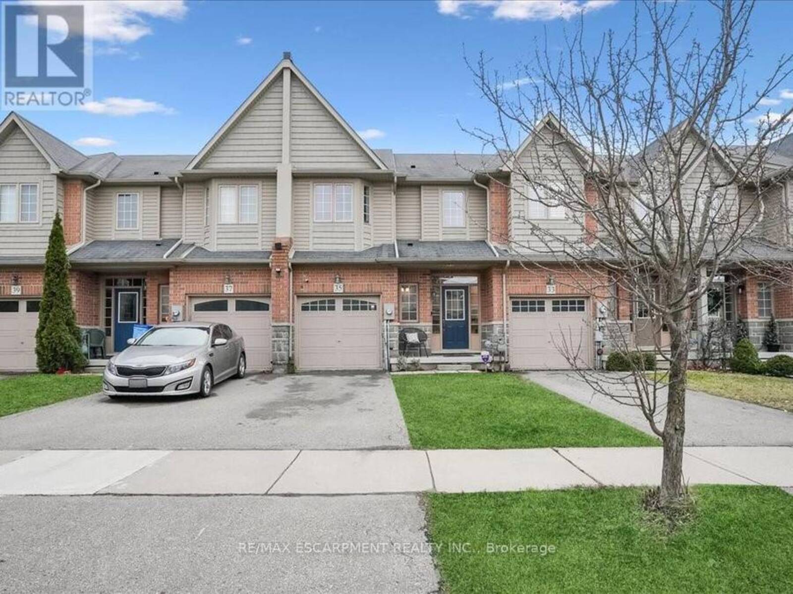 35 BANKFIELD CRESCENT, Hamilton, Ontario L8J 0C1