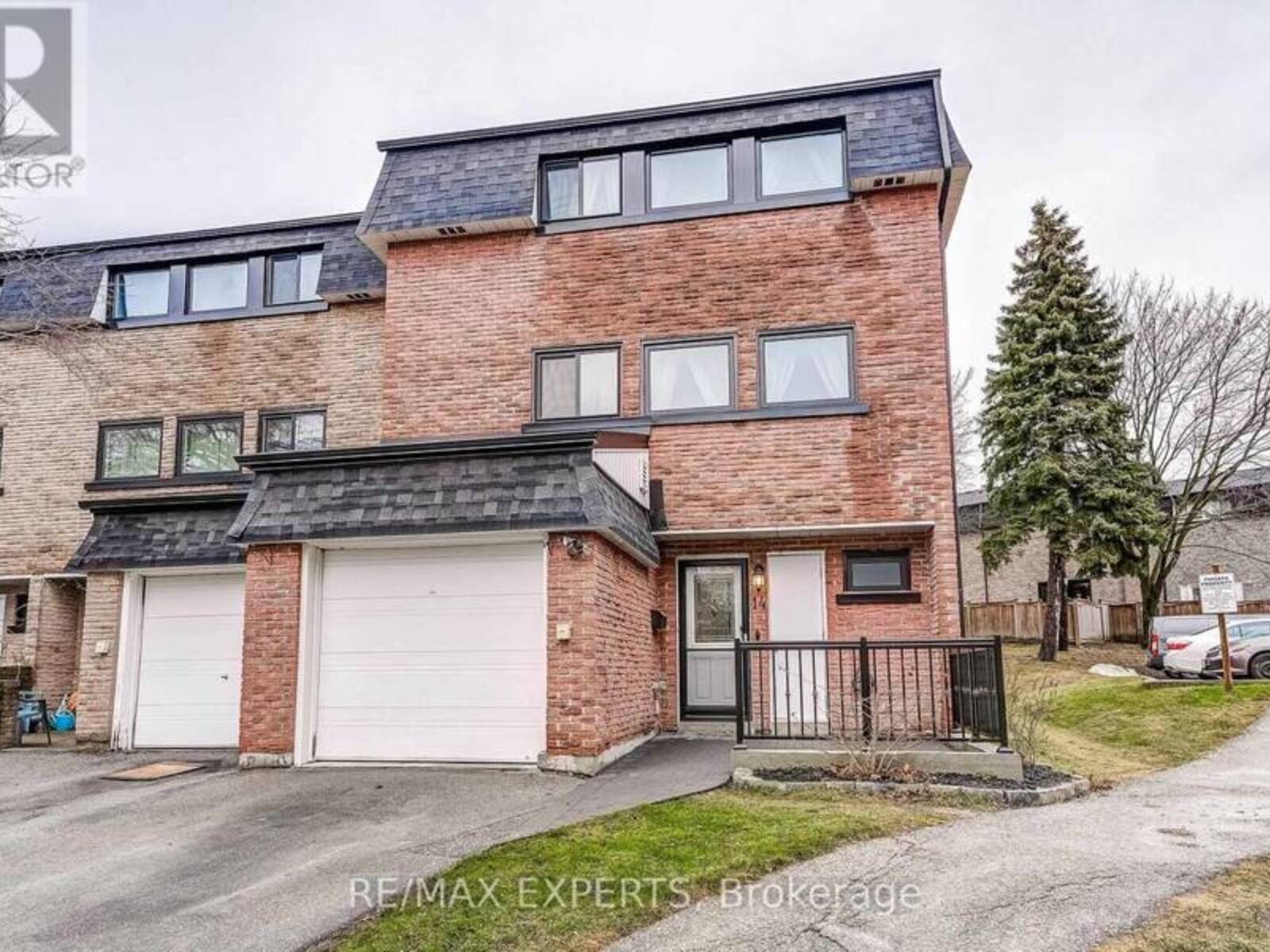 14 POPLAR CRESCENT, Aurora, Ontario L4G 3L3