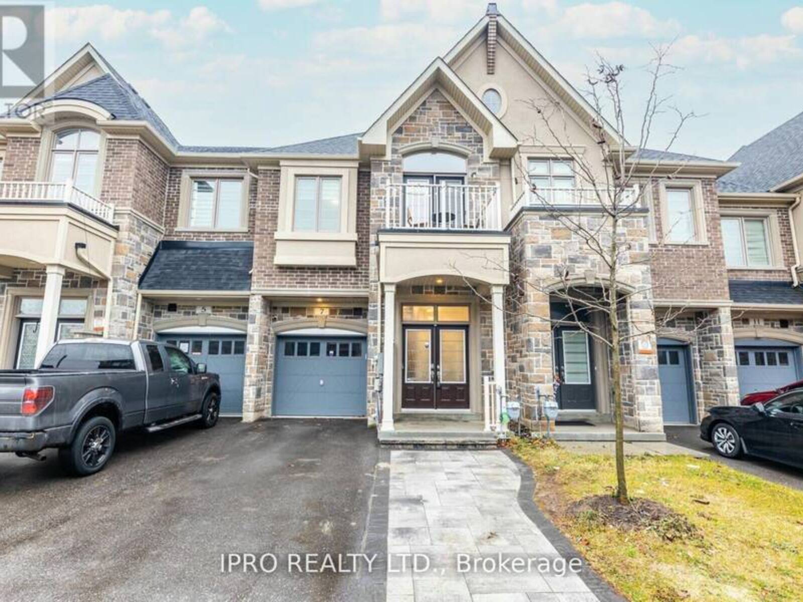 7 DALBEATTIE DRIVE, Brampton, Ontario L6Y 6H7