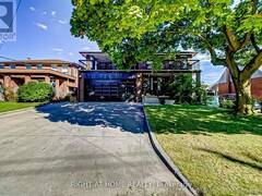 35 HIGHLAND HILL Toronto Ontario, M6A 2P7