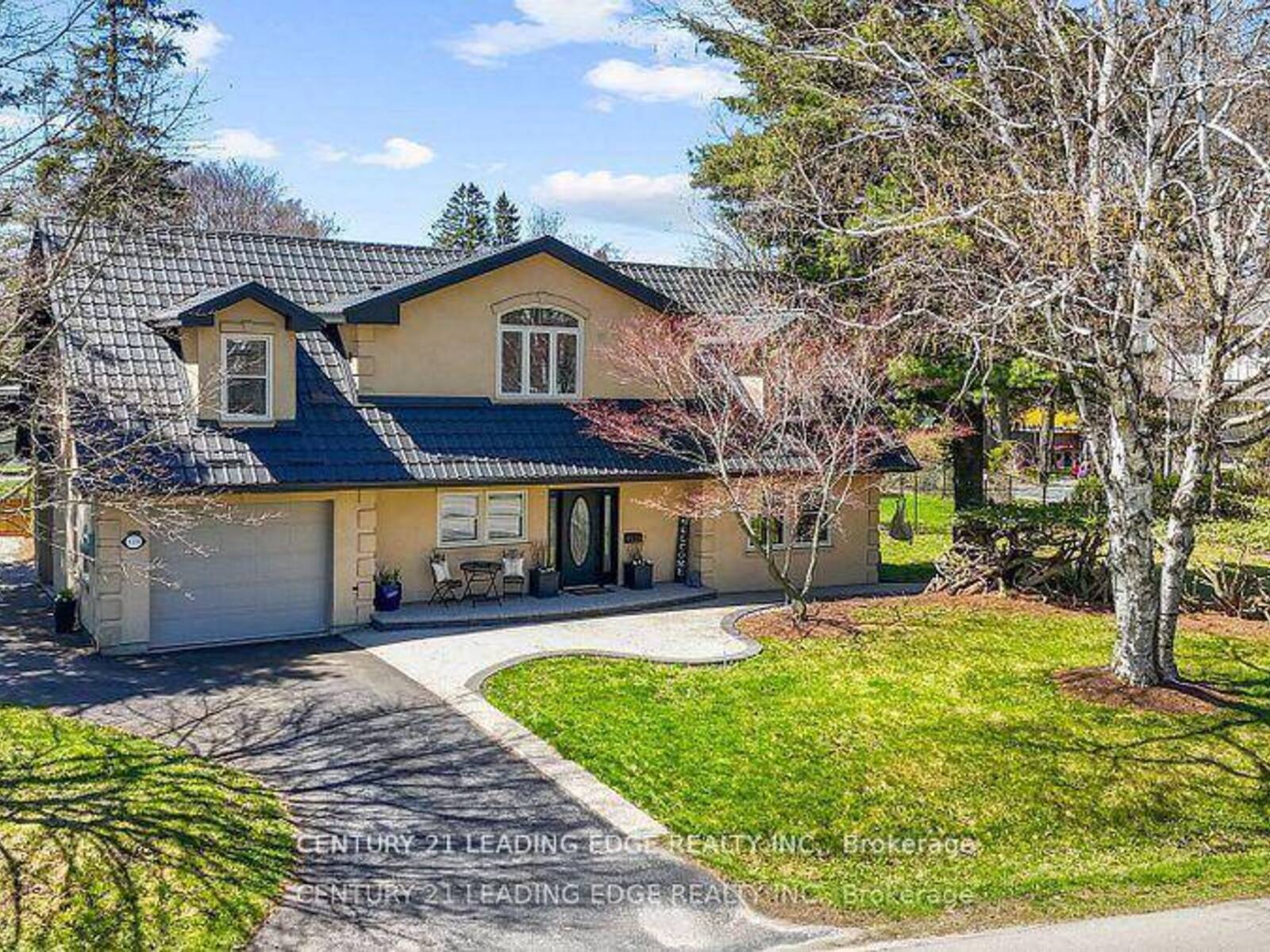 126 LLOYMINN AVENUE, Ancaster, Ontario L9G 1H8