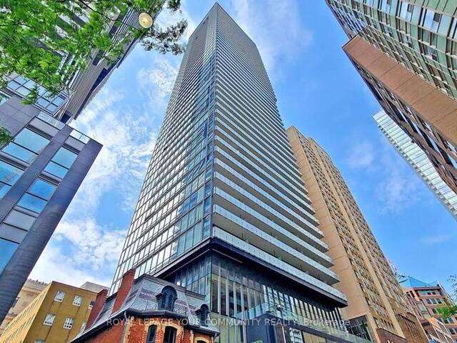 405 - 15 GRENVILLE STREET Toronto Ontario, M4Y 1A1