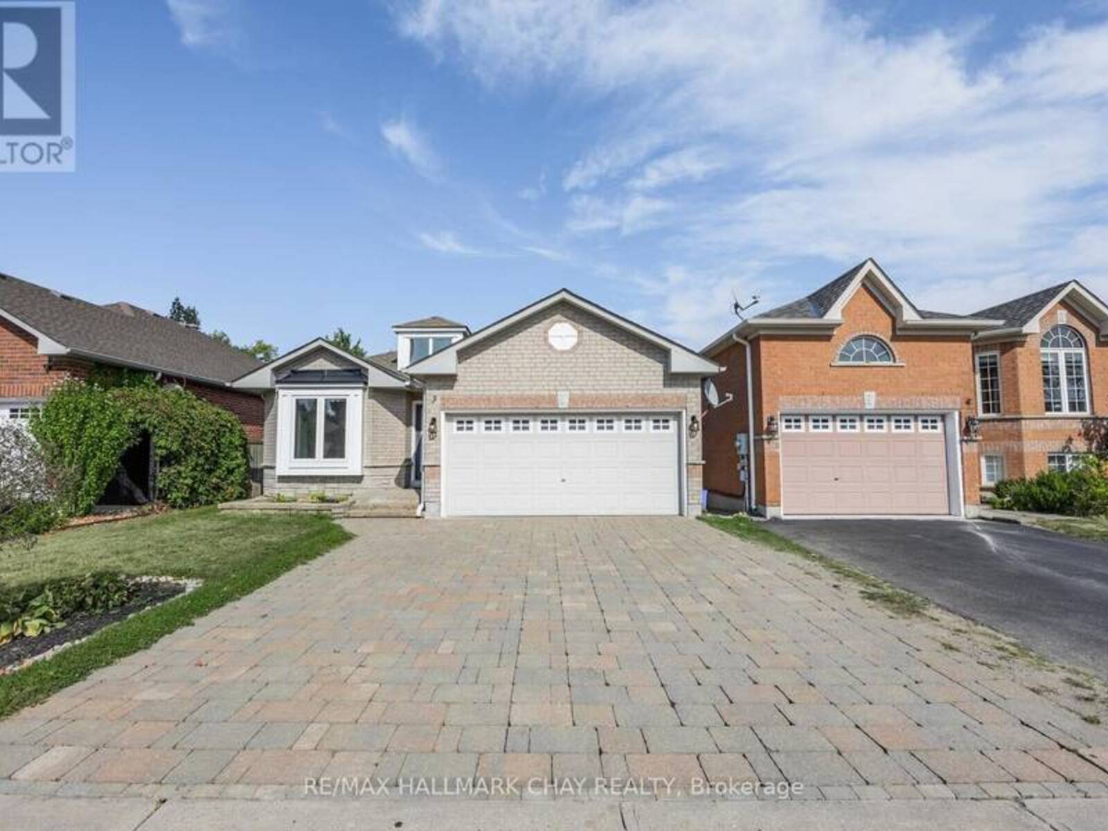 3 DUVAL DRIVE, Barrie, Ontario L4M 6V2