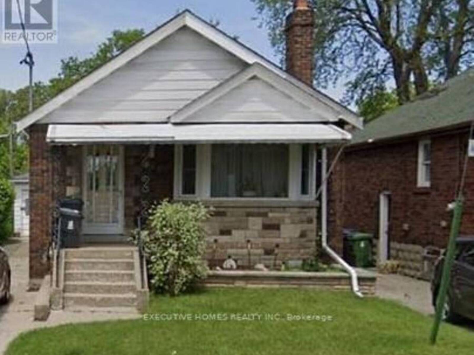 272 FLOYD AVENUE, Toronto, Ontario M4J 2J3