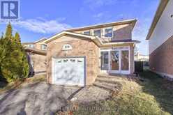 4 KILKENNY PLACE N | Richmond Hill Ontario | Slide Image Two