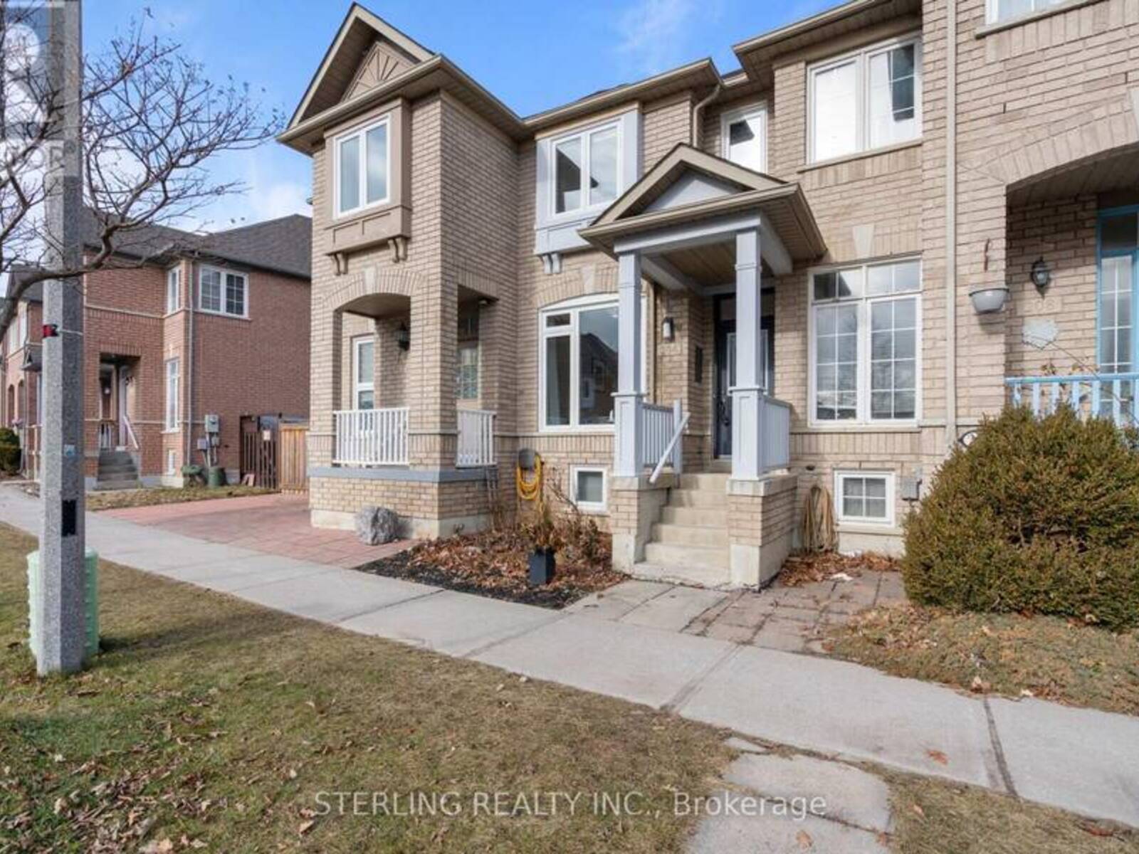 206 BUR OAK AVENUE, Markham, Ontario L6C 2M1