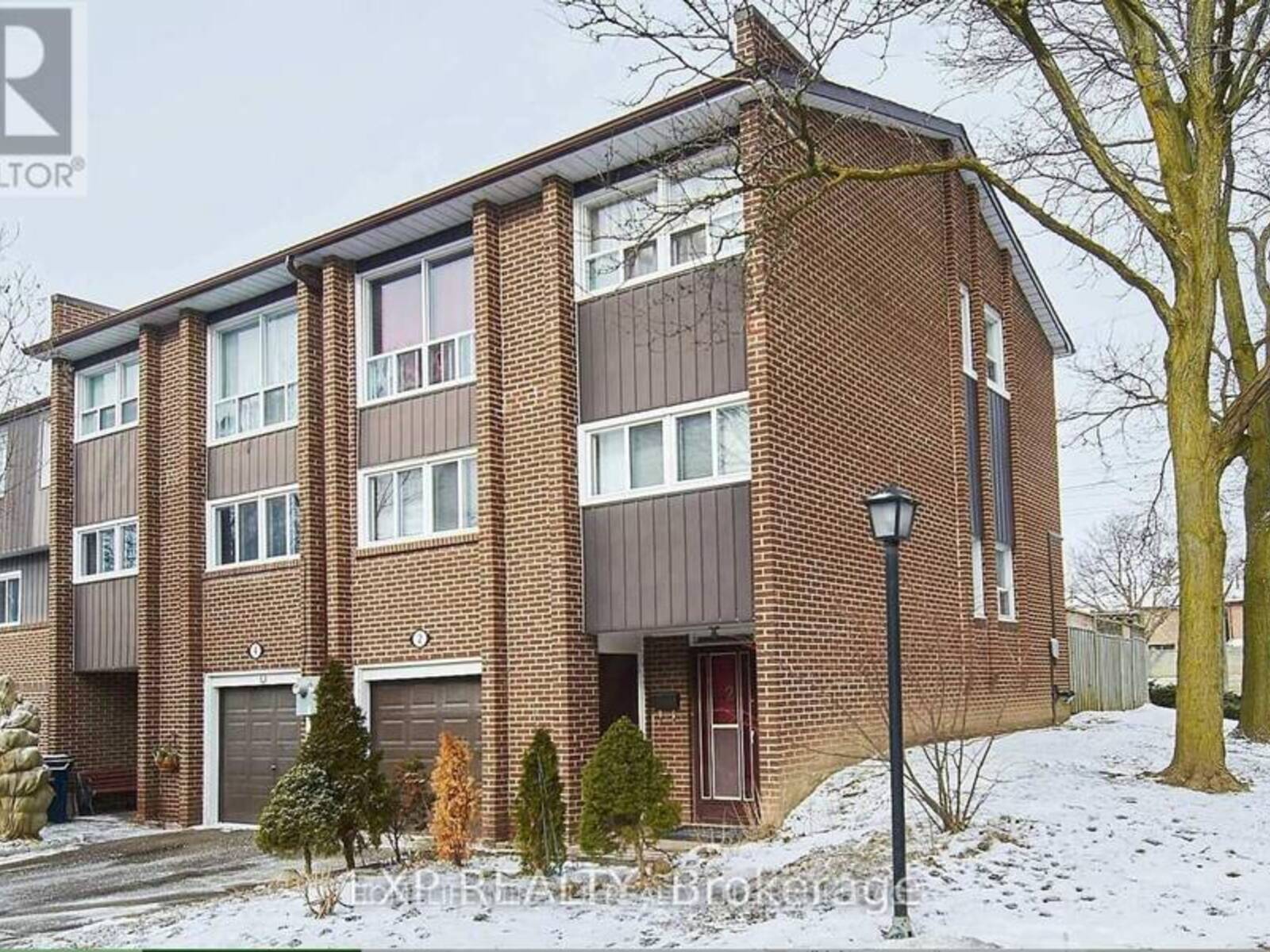 2 DOVE HAWKWAY WAY, Toronto, Ontario M2R 3M2