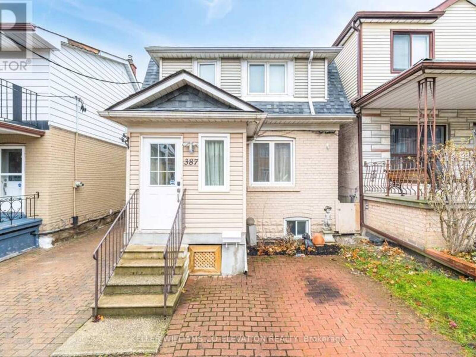 387 HOPEWELL AVENUE, Toronto, Ontario M6E 2S1