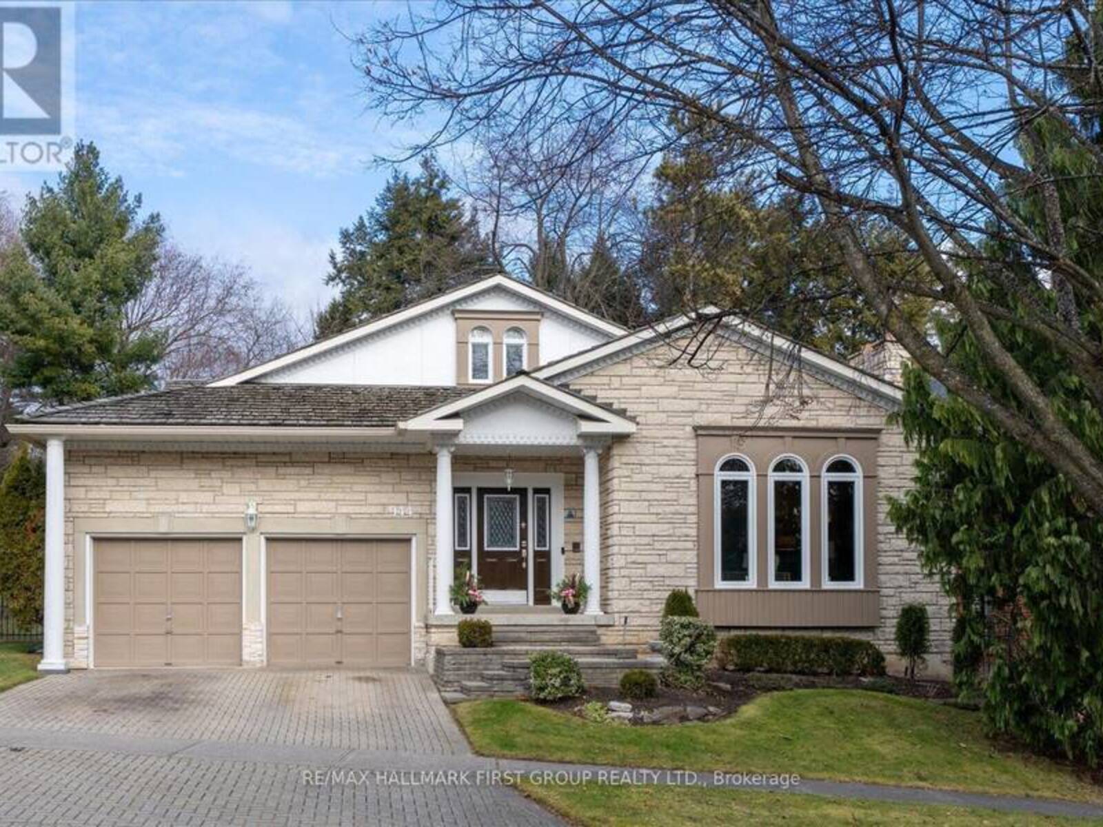 944 DUNCANNON DRIVE, Pickering, Ontario L1X 2P3