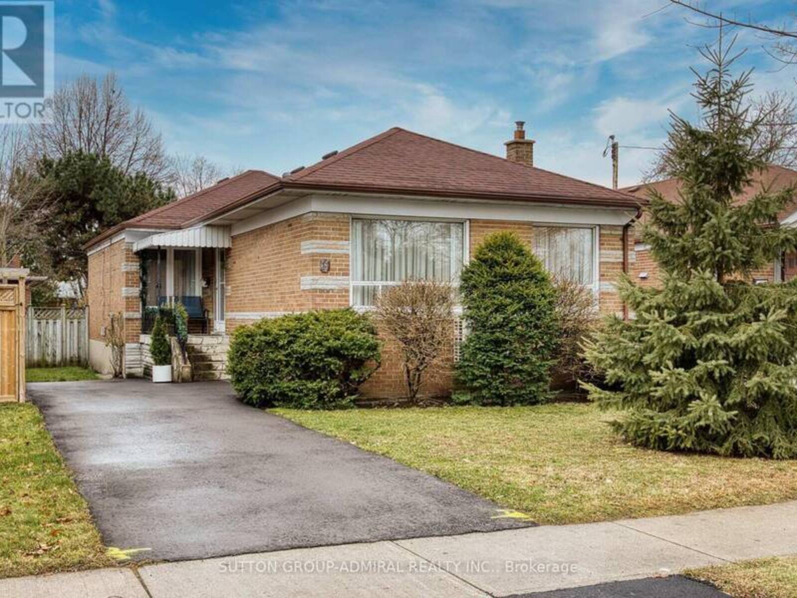 11 VELMA DRIVE, Toronto, Ontario M8Z 2N2