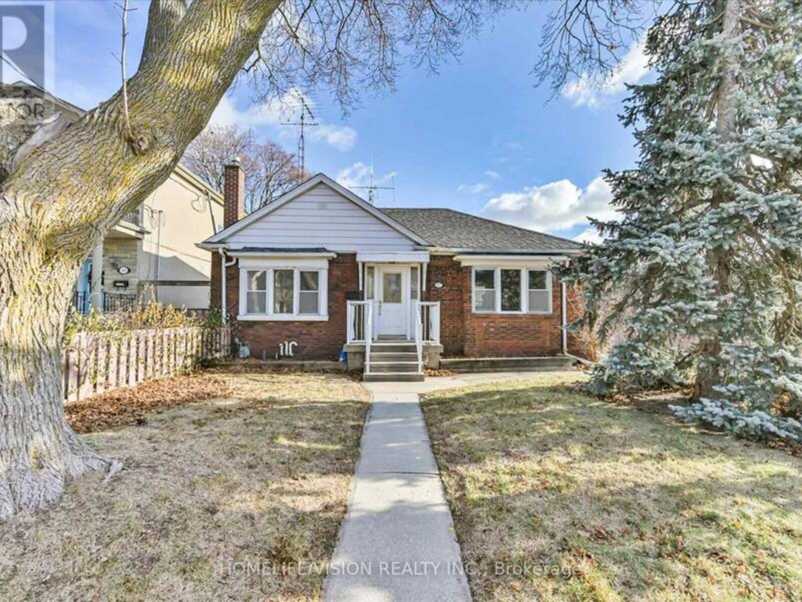 127 RANDOLPH ROAD, Toronto, Ontario M4G 3S3