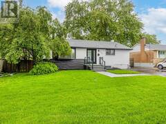 222 HAMMERSMITH COURT Burlington Ontario, L7L 4N7