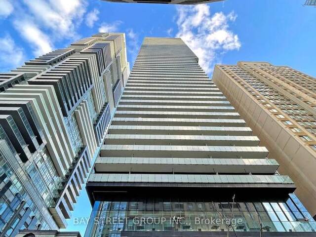 4301 - 15 GRENVILLE STREET Toronto Ontario, M4Y 0B9 - 2 Bedrooms Condo For Sale