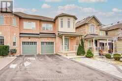 70 DUFFIN DRIVE | Whitchurch-Stouffville Ontario | Slide Image Two