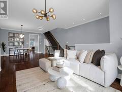 22 HARDING AVENUE Toronto Ontario, M6M 3A2