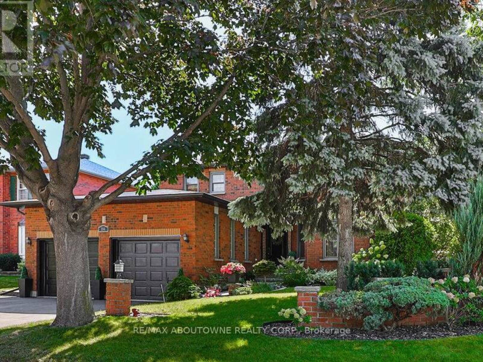 184 WARNER DRIVE, Oakville, Ontario L6L 6E7