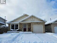 16 GOSNEY CRESCENT W Barrie Ontario, L4N 6T6