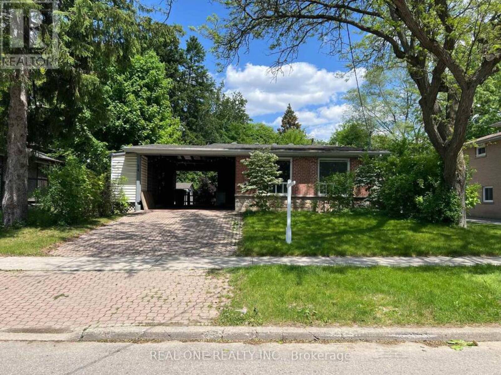 34 SHIPPIGAN CRESCENT, Toronto, Ontario M2J 2G2