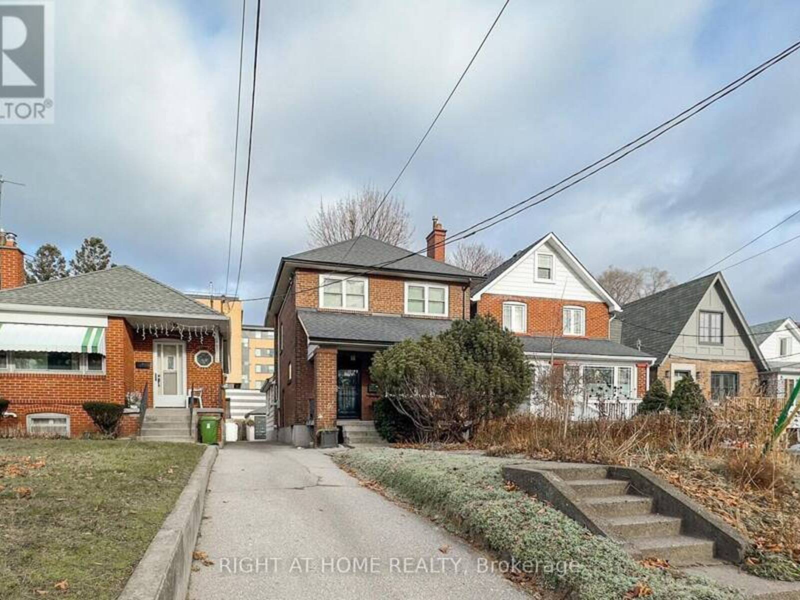 34 SUNNYBRAE CRESCENT, Toronto, Ontario M6M 4W5