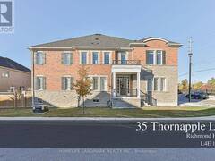 35 THORNAPPLE LANE Richmond Hill Ontario, L4E 1E7