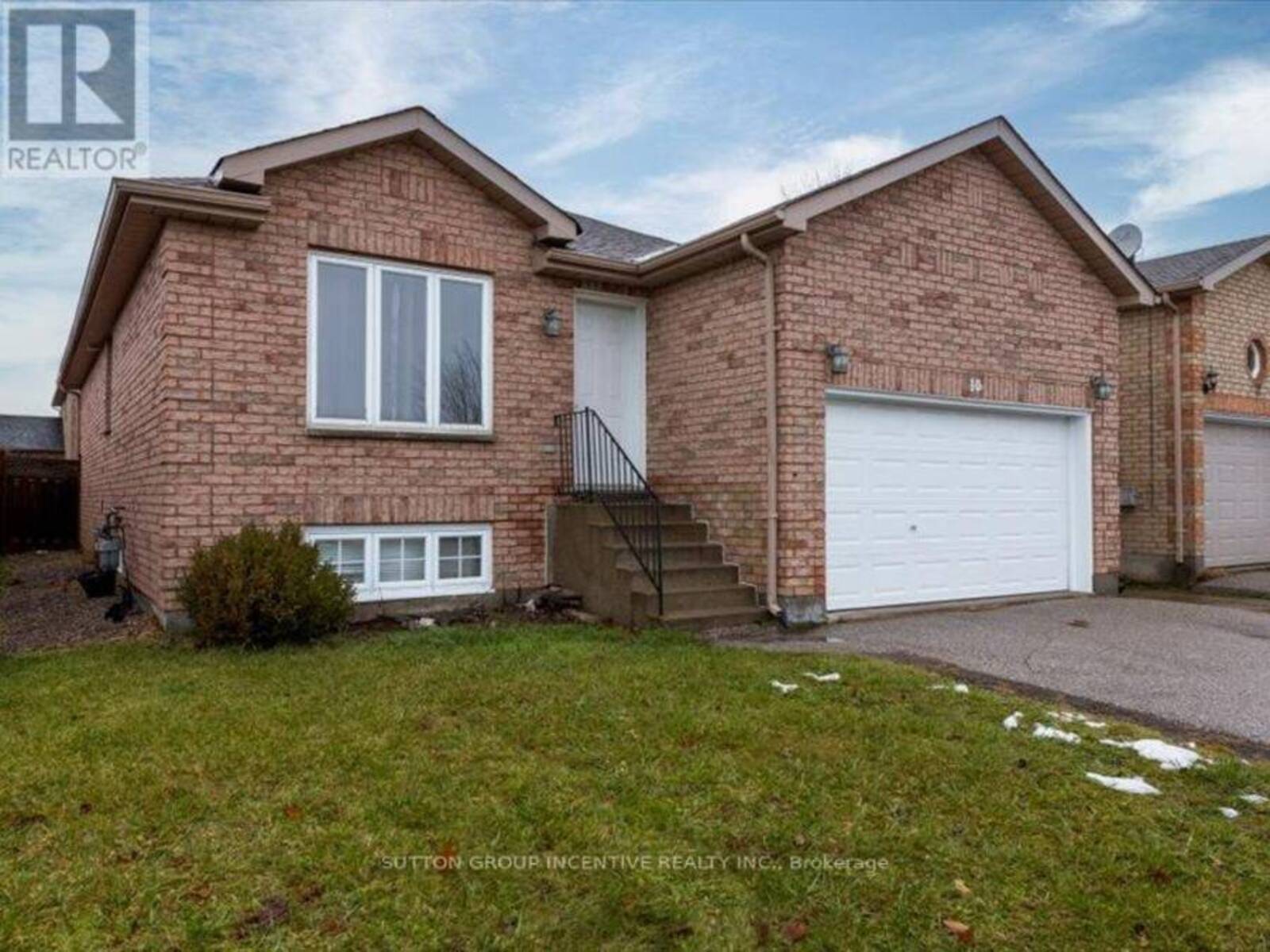 10 LARKIN DRIVE, Barrie, Ontario L4M 6T2