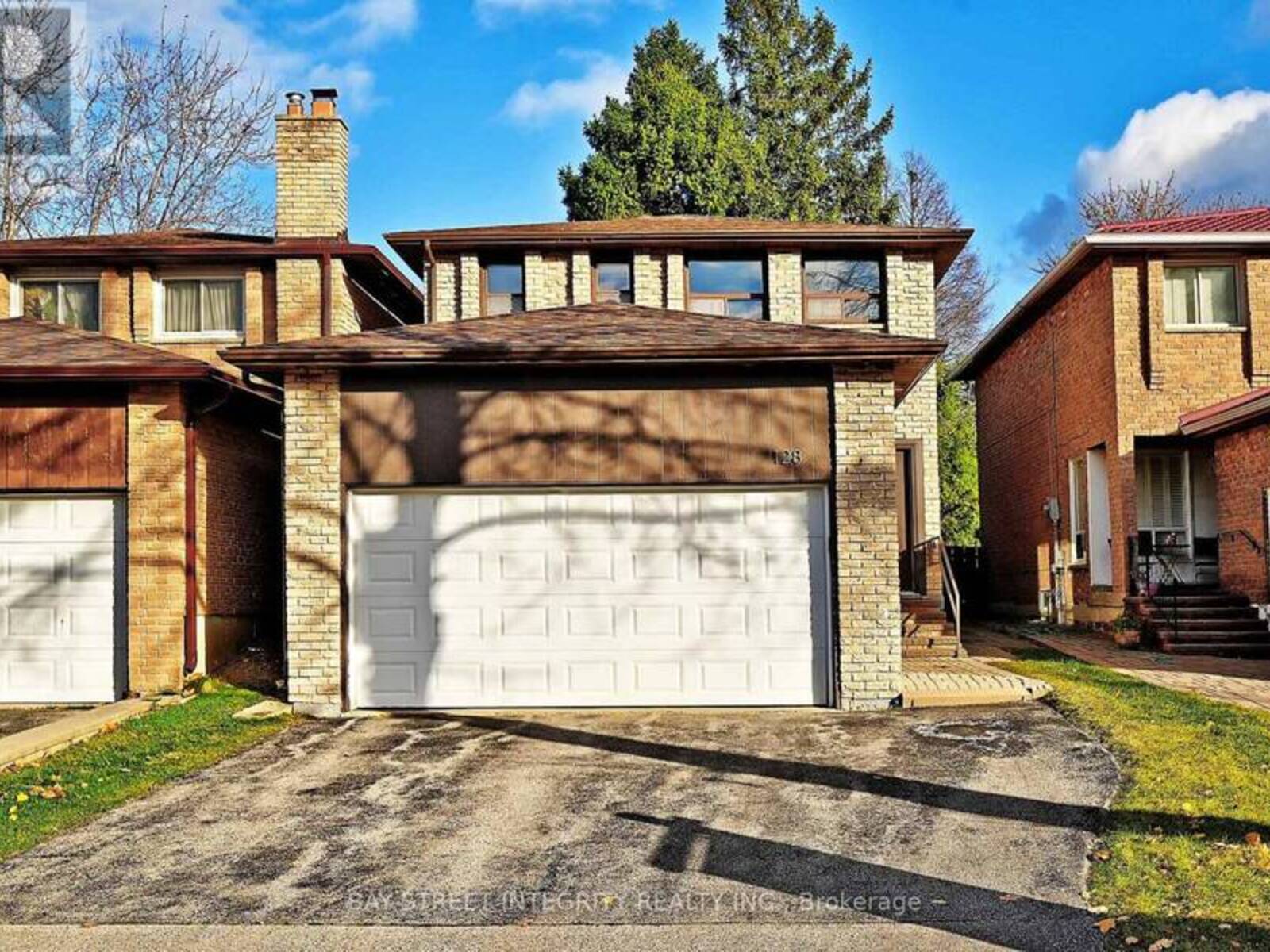 128 LARKSMERE COURT, Markham, Ontario L3R 3R3