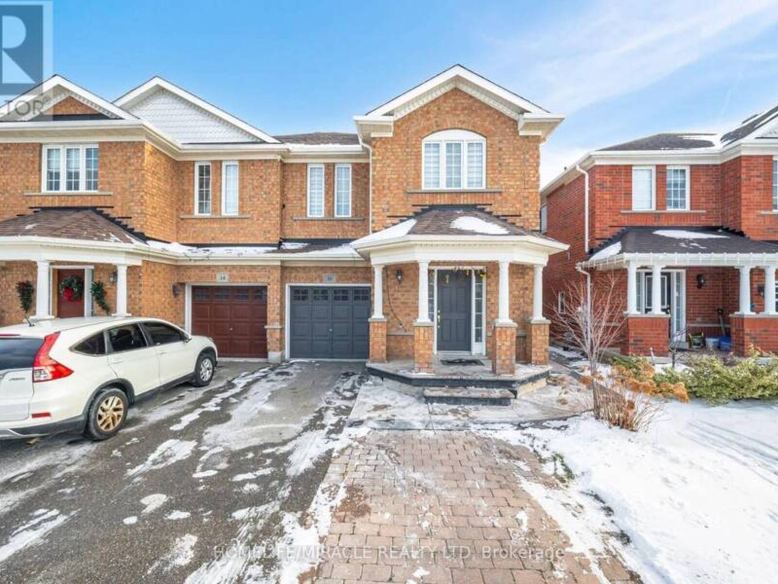 16 HOLLINGSWORTH CIRCLE, Brampton, Ontario L7A 0J7