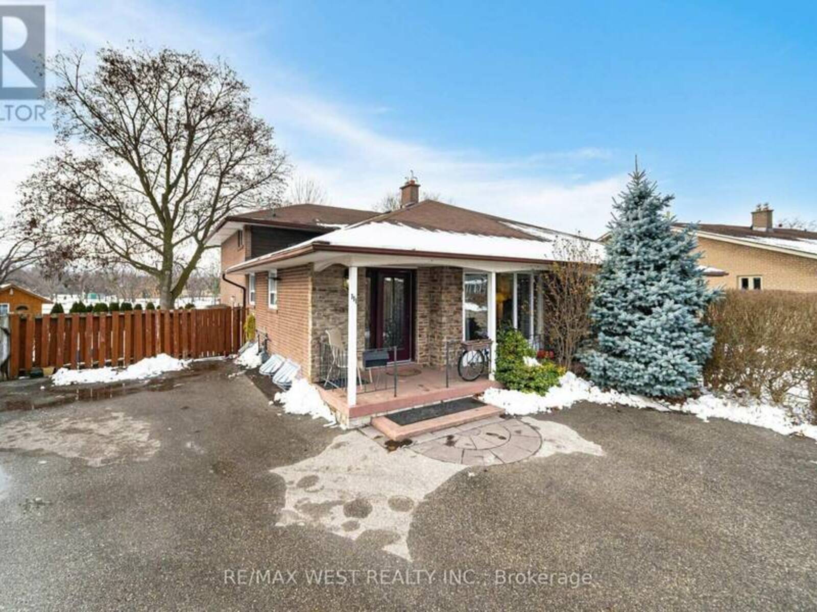 111 WARESIDE ROAD, Toronto, Ontario M9C 3B7