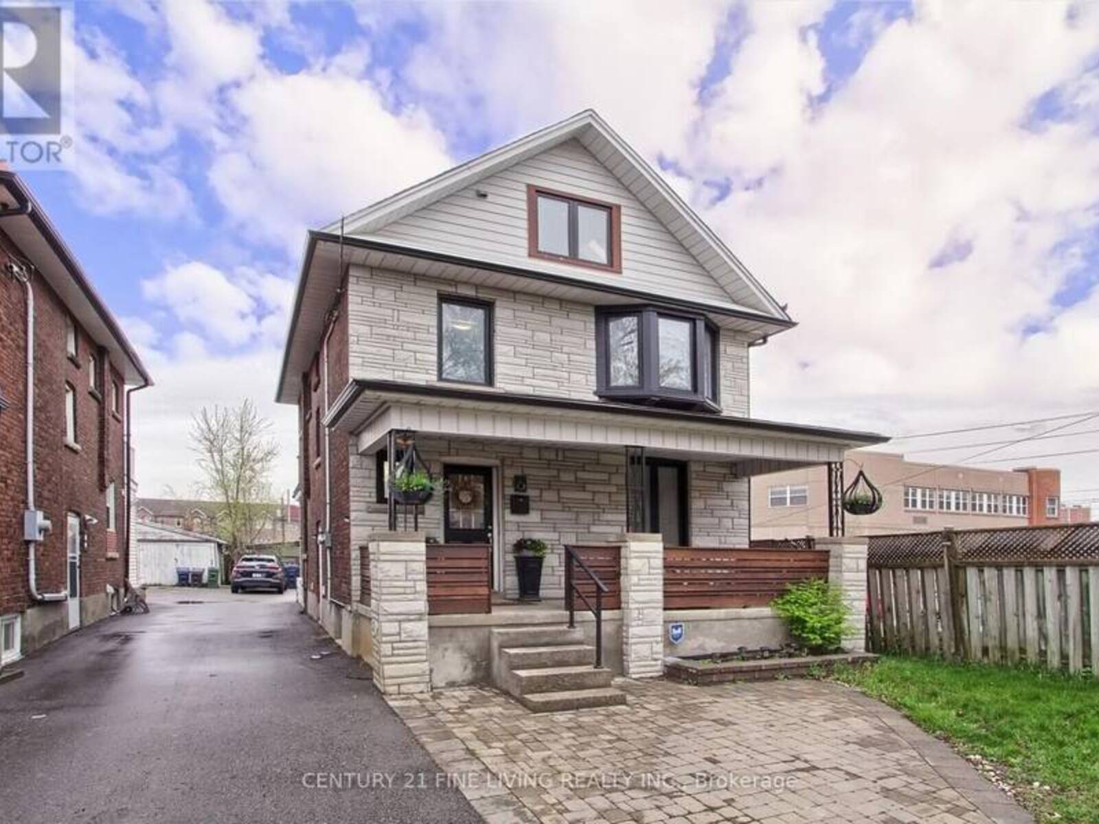 6 EDMUND AVENUE, Toronto, Ontario M9N 1A3