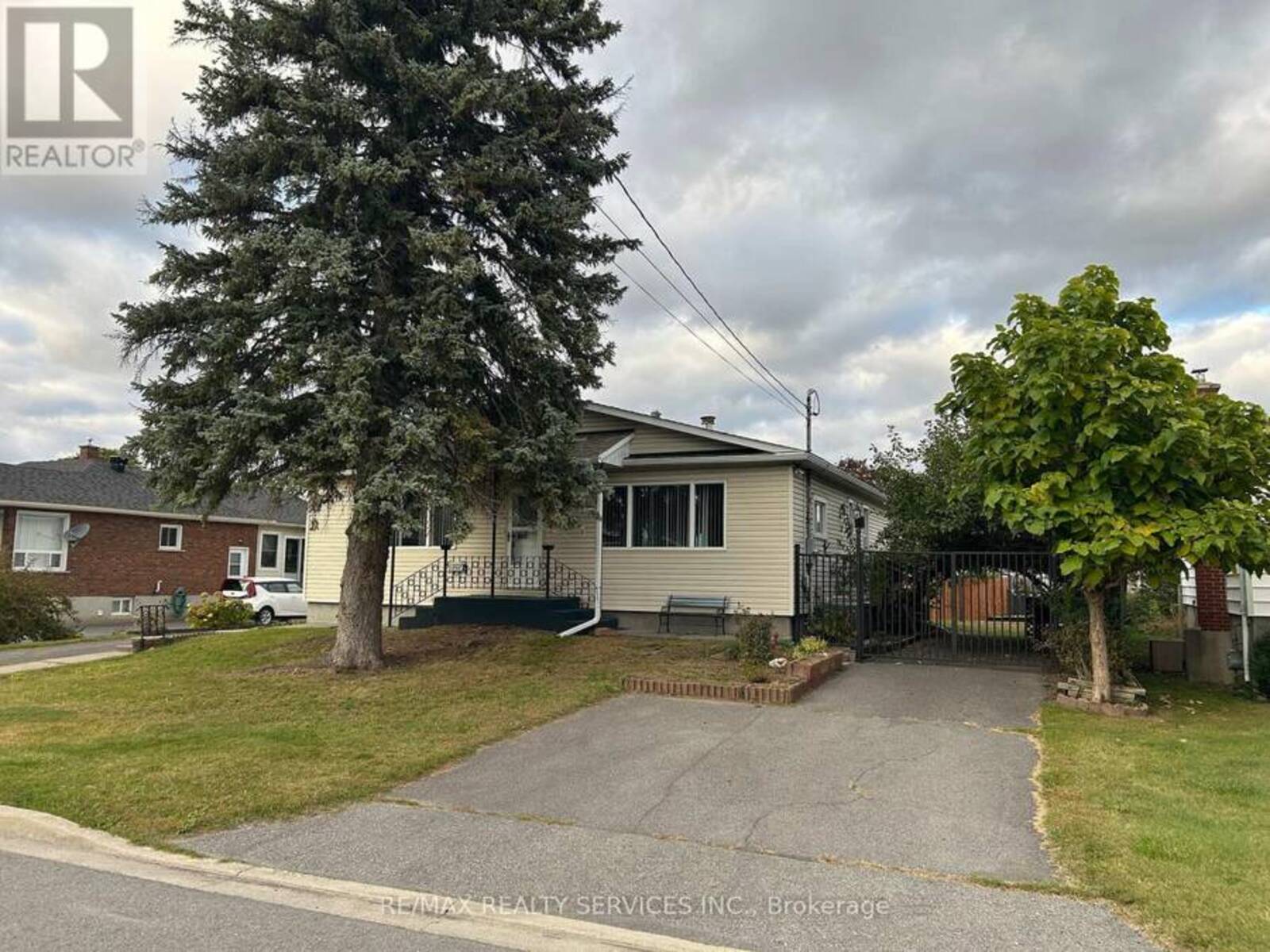 1207 HENRY STREET, Cornwall, Ontario K6J 5A5