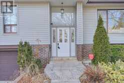 82 WOOTTEN WAY N | Markham Ontario | Slide Image Three