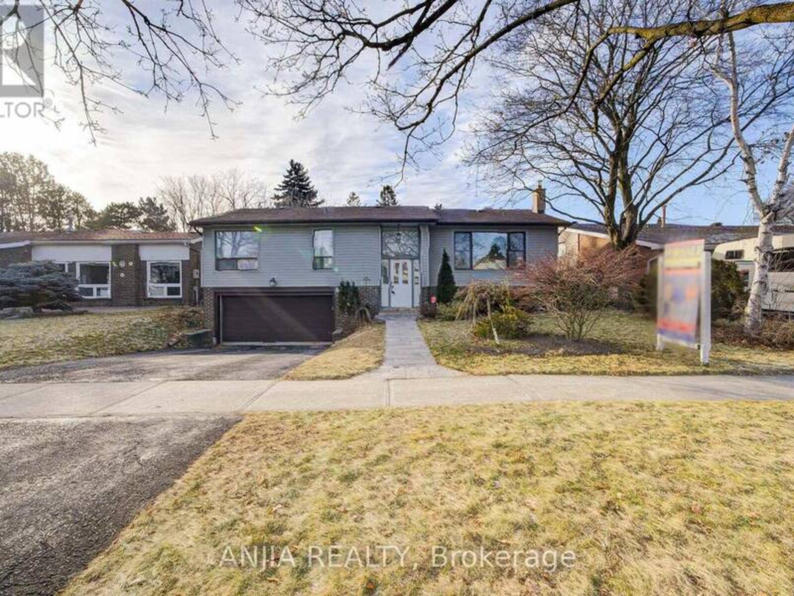 82 WOOTTEN WAY N, Markham, Ontario L3P 2Y8