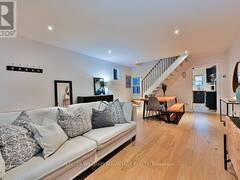 21 ROSEVEAR AVENUE Toronto Ontario, M4C 1Z1