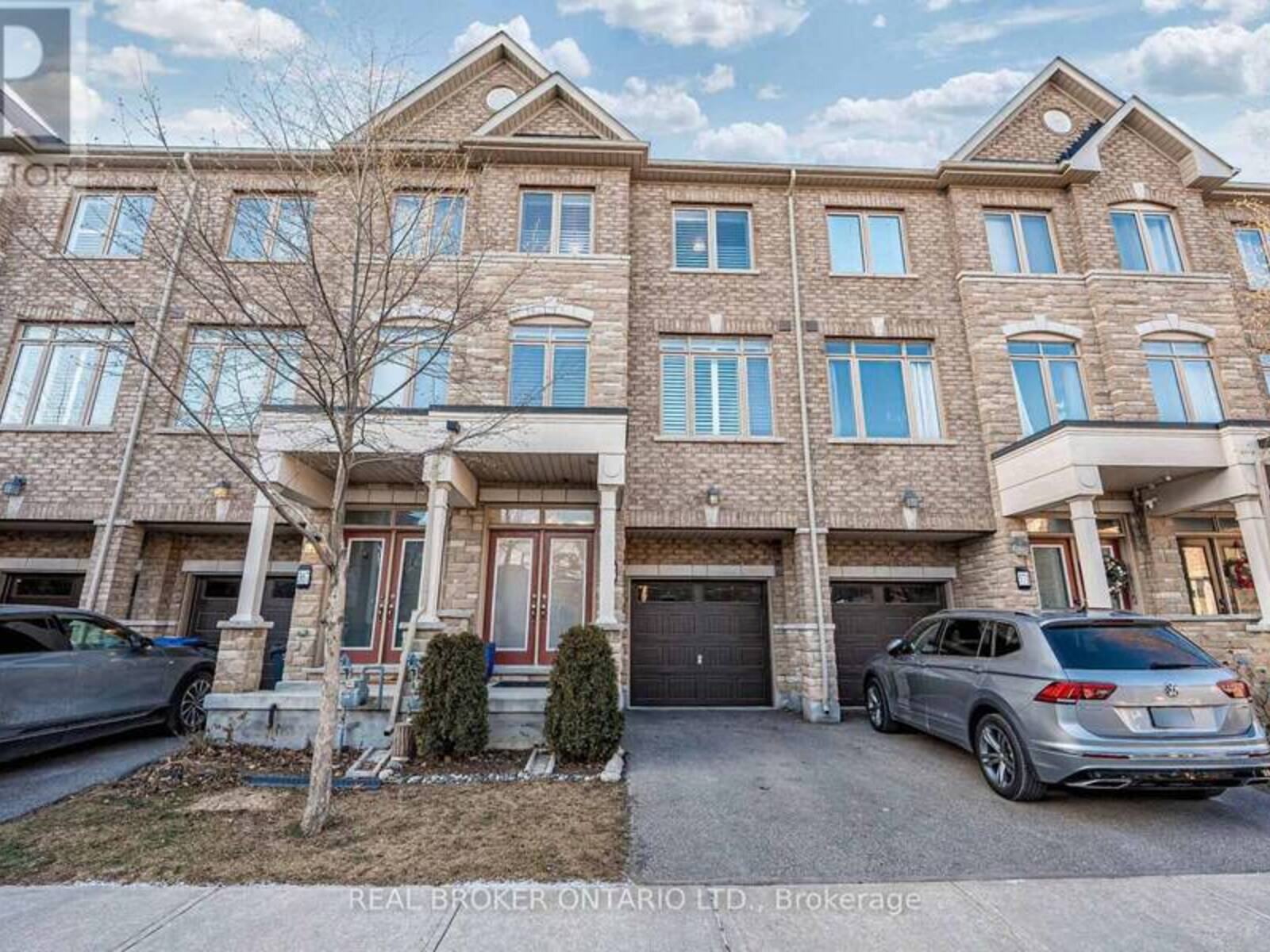 369 LADYCROFT TERRACE, Mississauga, Ontario L5A 3N7