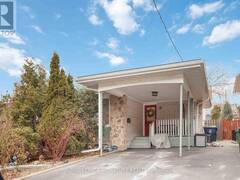 41 DIXINGTON CRESCENT Toronto Ontario, M9P 2K3