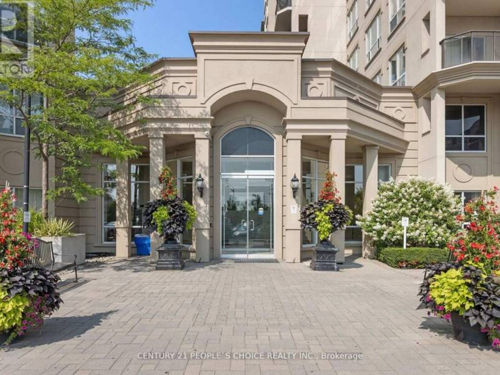 302 - 2 MAISON PARC COURT, Vaughan, Ontario L4J 9K4