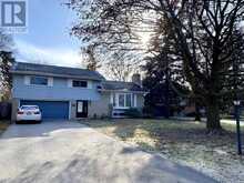 8 HONEYBOURNE CRESCENT | Markham Ontario | Slide Image One