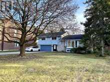 8 HONEYBOURNE CRESCENT | Markham Ontario | Slide Image Two