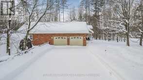 2 PINEVIEW DRIVE | Oro-Medonte Ontario | Slide Image Thirty-four