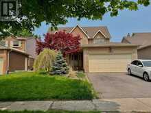 135 GLENWAY CIRCLE N | Newmarket Ontario | Slide Image One