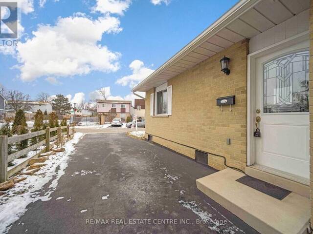 17 HALEY COURT Brampton Ontario, L6S 1N6