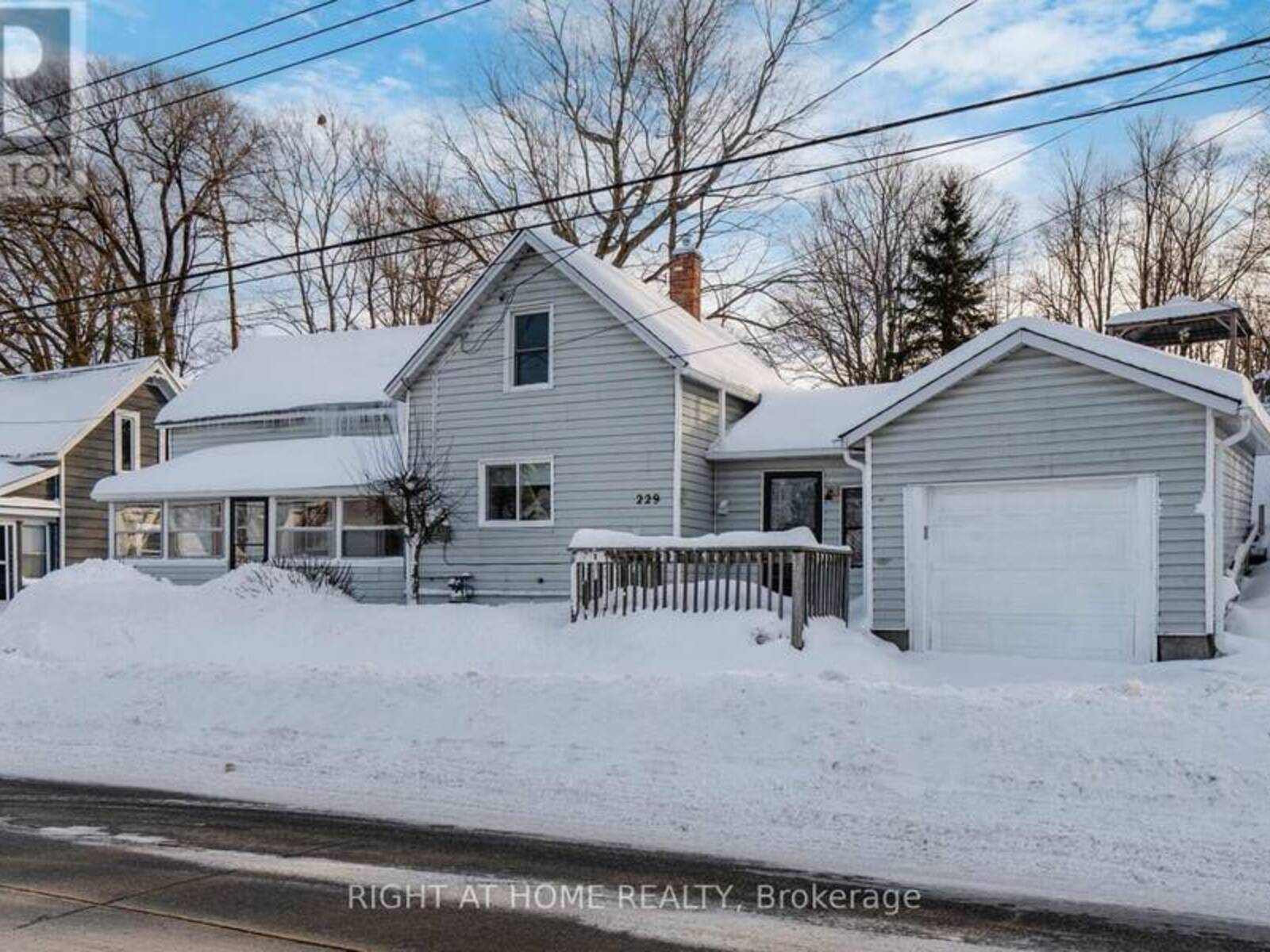 229 WILLIAM STREET, Tay, Ontario L0K 2A0