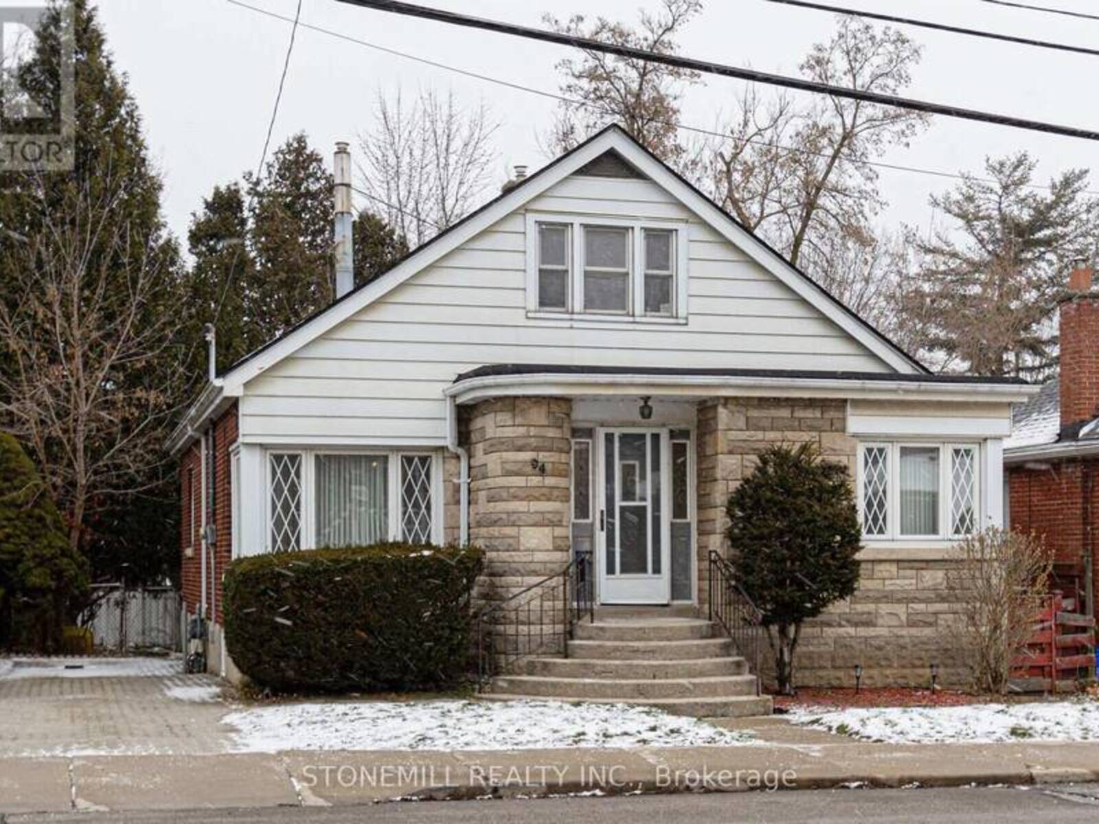 94 WHITNEY AVENUE, Hamilton, Ontario L8S 2G5