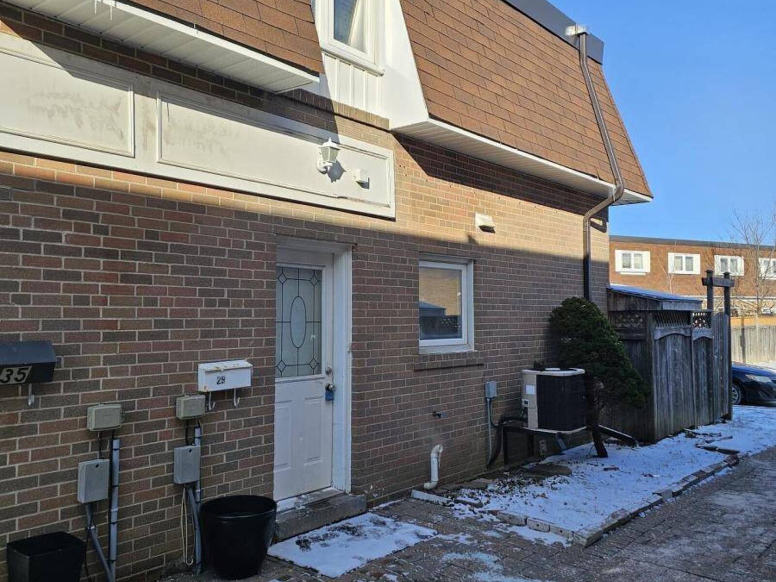 29 - 29 TOWN HOUSE CRESCENT N, Brampton, Ontario L6W 3C3