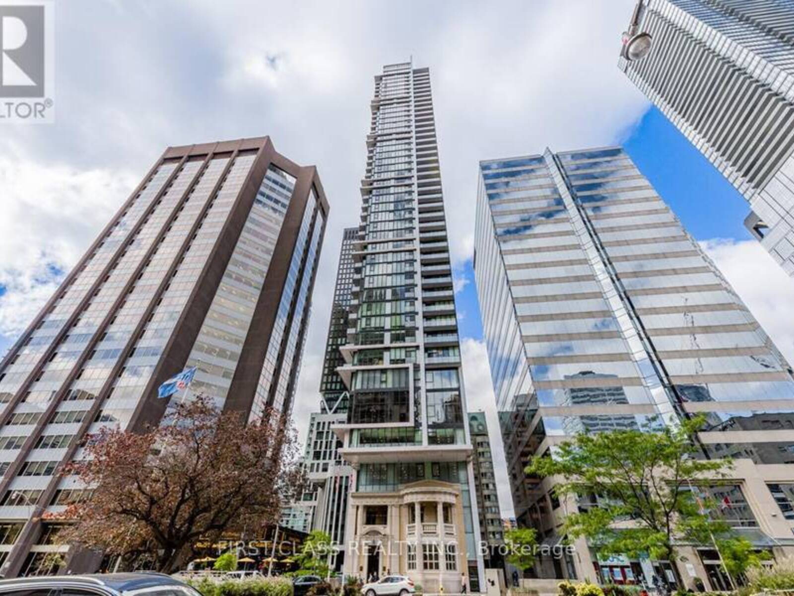 1705 - 426 UNIVERSITY AVENUE, Toronto, Ontario M5G 1S9